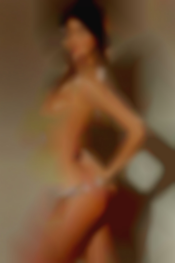 I am girl nice very curvy and out going.